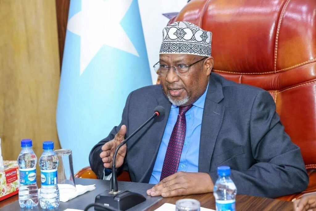 WAR DEG DEG Ugu dambeyn Kulankii Barlamaanka ayaa dib loo dhigay, keddib