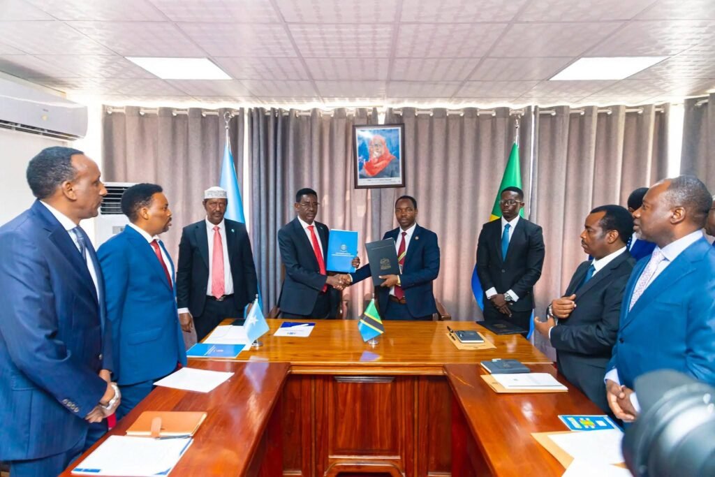 DEG DEG Soomaaliya iyo Tanzaaniya oo kala saxiixday Heshiis Is-Afgarad oo ku Saabsan