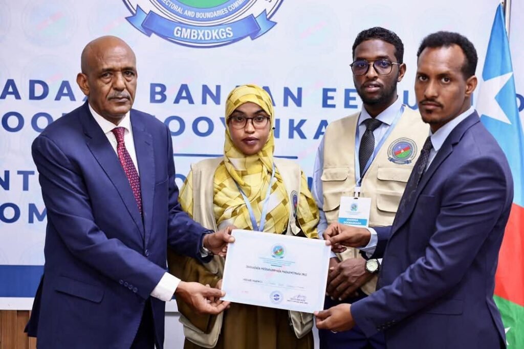 DEG DEG Doorashada Madaxweynaha Konfur Galbeed oo ka bilaabatay Baydhabo